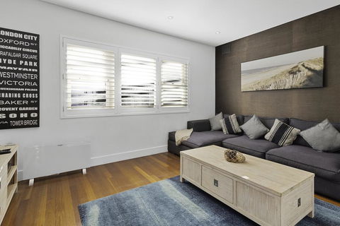 BEACHFRONT APARTMENT // DREAM LOCATION // CLOEY2 - Accommodation Asia 2