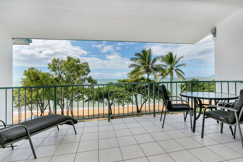 Beachfront Apartments On Trinity Beach - Accommodation China 2