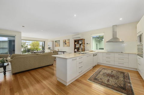 Beachfront By The CC - Family Friendly, Plunge Pool, Steps To The Beach - Accommodation Guide 3