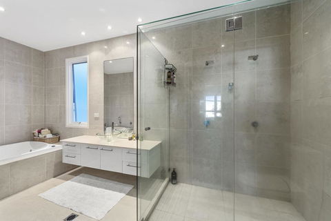 Beachfront By The CC - Family Friendly, Plunge Pool, Steps To The Beach - Accommodation Guide 1