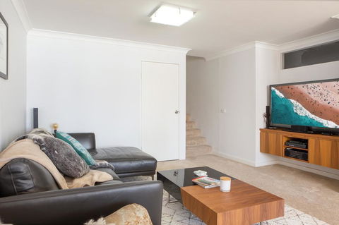 Beachfront Manly Apartment With Parking And Balcony - Accommodation China 3