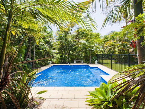 Beachfront Pool House - Absolute Beachfront - Accommodation Asia 0