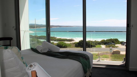 BEACHHOUSE BINALONG Luxury Waterfront Holiday House At Bay Of Fires - Accommodation Guide 3