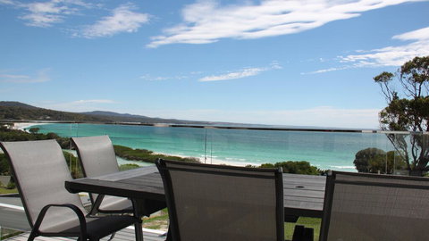 BEACHHOUSE BINALONG Luxury Waterfront Holiday House At Bay Of Fires - Accommodation Guide 0