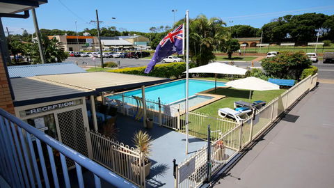 Beachlander Holiday Apartments - Accommodation Guide 1