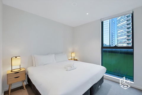 REST COLLECTION Apartments On Collins Docklands - Accommodation Guide 2