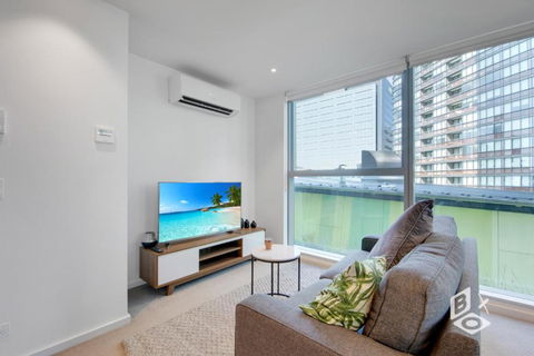 REST COLLECTION Apartments On Collins Docklands - Accommodation Guide 0