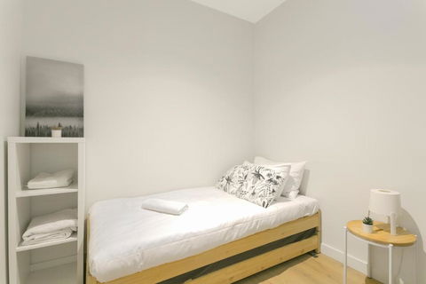 REST COLLECTION One Bedroom Apartment With Study - Accommodation Asia 3