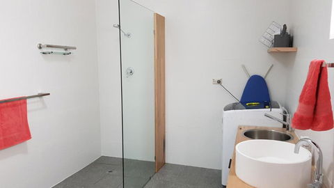 Red Ochre - Large Apartment With Private Courtyard - Accommodation Asia 3