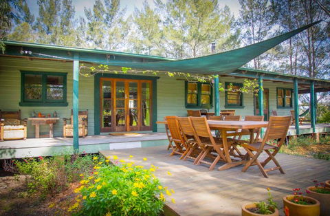 Red Tractor Retreat - Accommodation Asia 0
