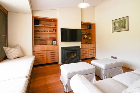 Redbank Estate - Luxury In Scone - Accommodation Guide 1