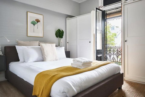 Redfern Classic Terrace - Parking And Balcony - Accommodation Guide 2