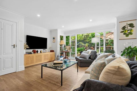 Reed Cottage - Accommodation Asia 2