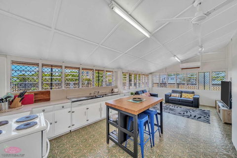 Reef Shack Beach Vibes Stroll To The Beach - Accommodation China 2