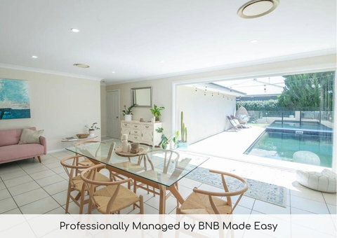 Regand Retreat - Luxurious Family Home, Pool - Accommodation Asia 0