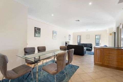 Relax On Charles St - 4A Charles Street Port Elliot - BYO Linen - Accommodation Asia 2