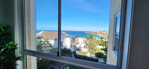 Relaxed Coastal Living With Fantastic Sea Views - Accommodation Guide 1