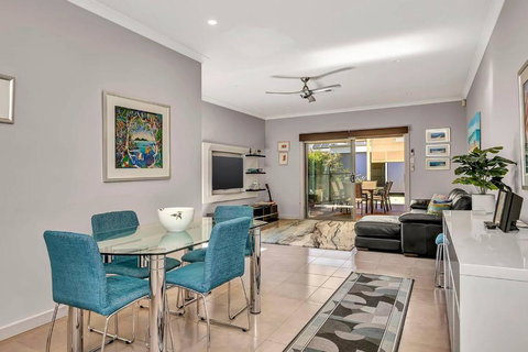 Relaxing Getaway Steps From Grange Beach - Accommodation Asia 0