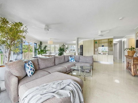 Relaxing Ocean View Apartment In Buddina - Accommodation China 0