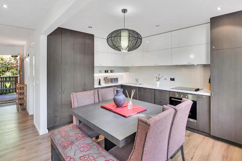 Ren Basera - Accommodation Asia 1