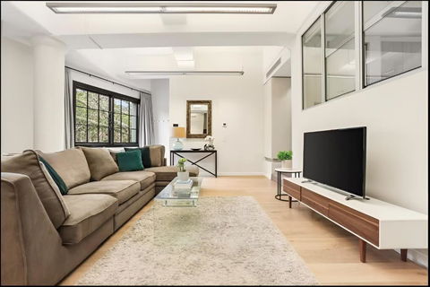 Renovated Warehouse Conversion In Heart Of Sydney - Accommodation Guide 1
