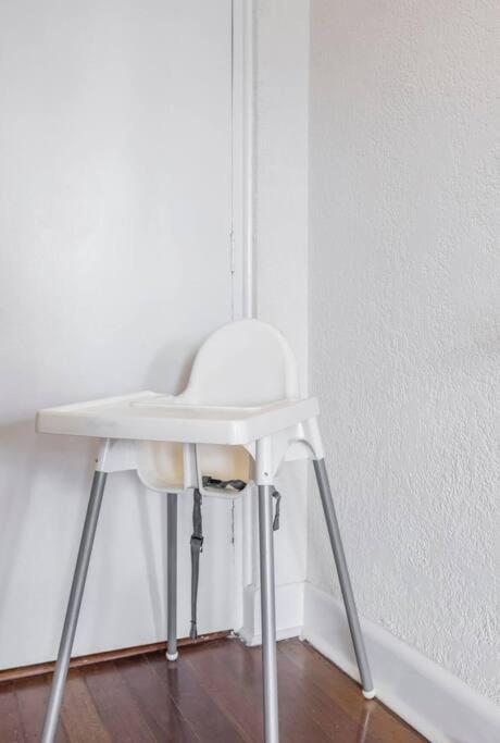 Resort Lifestyle Urban Apt - Pool, Gym, Sauna - Accommodation Guide 2