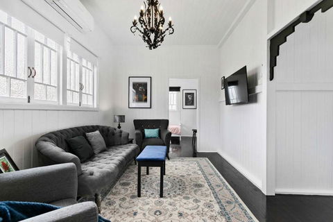 Retro On Walker - Accommodation Asia 1