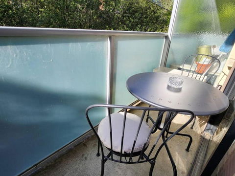Retro Rose St Kilda Mansions - Accommodation Guide 2