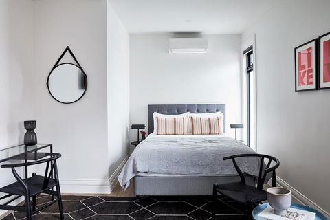 Richmond Studios By Short & Long Stays - Accommodation Asia 3