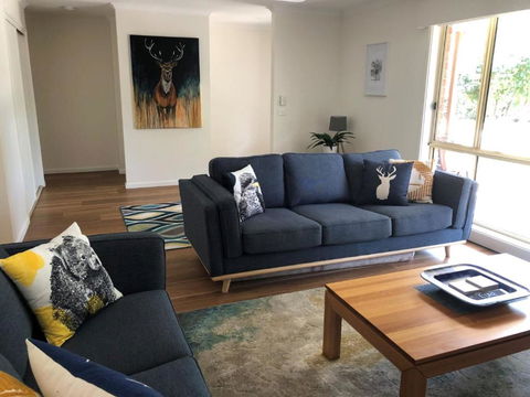 Right In Bright - Accommodation Guide 0