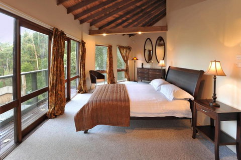 Risehill House - Accommodation Asia 3