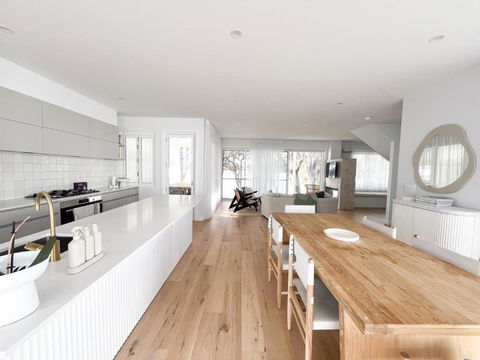 Riva House - Accommodation Asia 3
