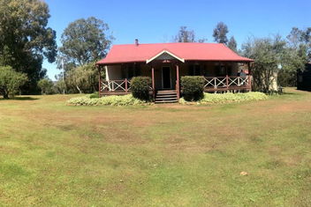 River Cottage Retreat Jalbarragup with Accommodation China