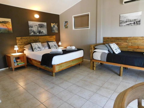 Riverbend Cottage Cabin - Little Heaven - Accommodation Asia 3