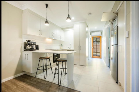 Riverdale Boutique Townhouses No 12 - Accommodation Asia 3