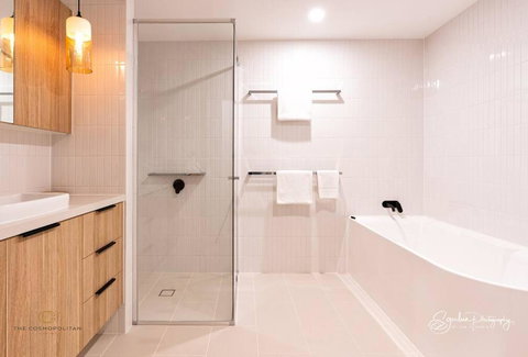 RIVERFRONT BREEZE @ The Cosmopolitan Unit10307 - Accommodation Asia 1