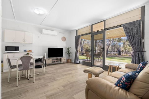 Riversands Rest Accommodation Paringa - Willow Cottage - Accommodation Asia 0