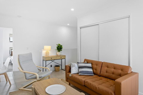 Riverside 3-Bed Home With Study Nook And BBQ - Accommodation Guide 1