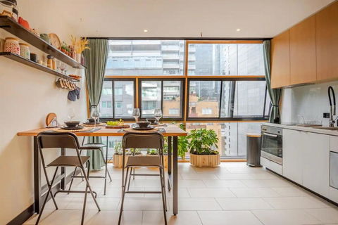 Riverside Apartment Melbourne CBD - Accommodation Guide 0