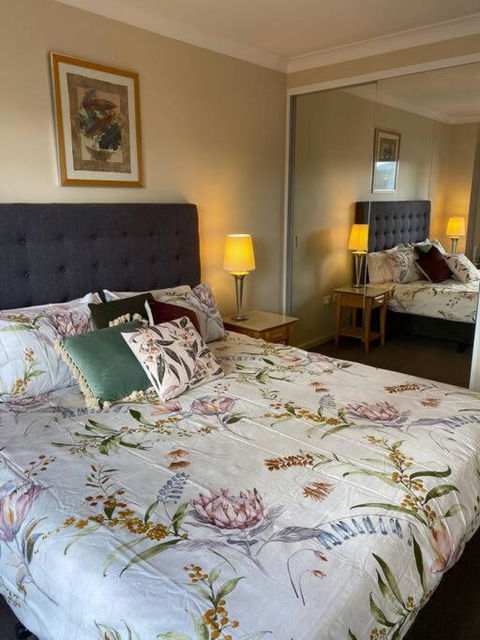 RIVERSIDE CITY VIEW PARKING NETFLIX WIFI WINE FREE - Accommodation Guide 1