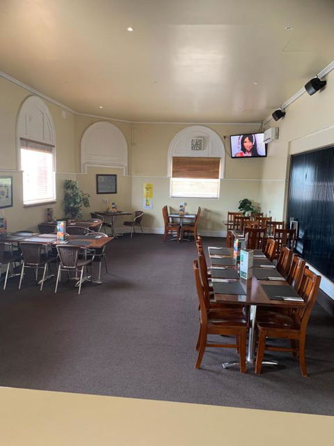 Riverside Hotel - Accommodation Asia 3