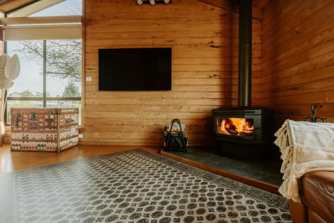 Riverview Retreat - Accommodation Asia 0