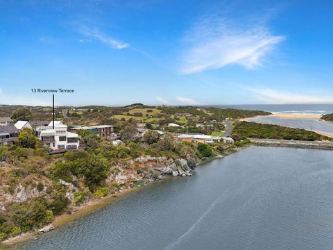 Riverview - Accommodation Guide 1