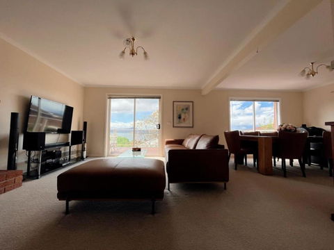 Riveting House With Incredible Water-view At SandyBay - Accommodation Guide 3