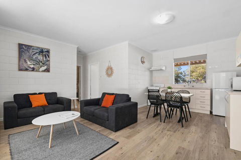 Riversands Rest Accommodation Paringa - Tea Tree Cottage - Accommodation Asia 1