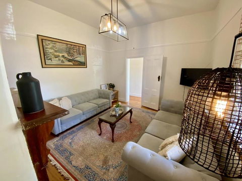 Roseland Cottage - CBD Heritage - Accommodation Asia 2