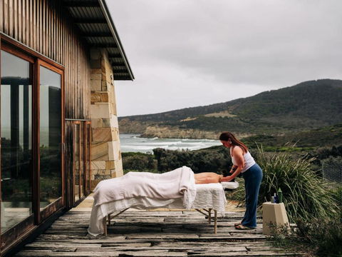 Roaring Beach House - Accommodation Asia 3