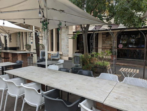 Rob Roy Room 1 - Accommodation Guide 1