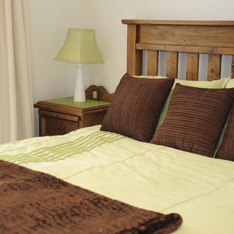 Robin Hill Retreat - Accommodation China 0