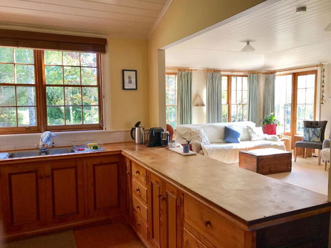 Robin Hoods Well Farm Stay - Accommodation Asia 3
